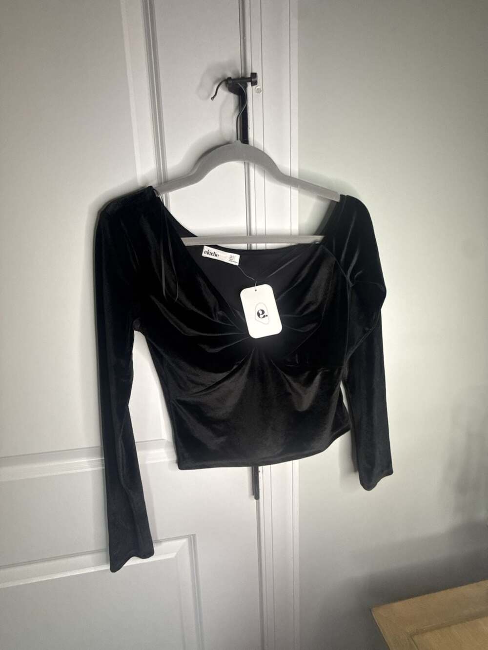Elodie Black Velvet Long Sleeve Ruched Sweetheart Crop Top